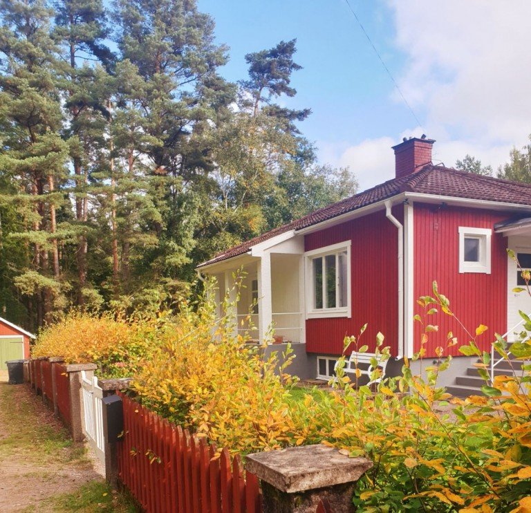  Haus Renoviertes Anwesen mit Haupthaus und Ferienhaus direkt am Waldrand und am Wasser in Mariannelund